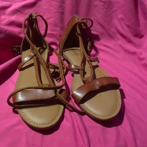 Sz 12w ankle wrap brown leather sandal
